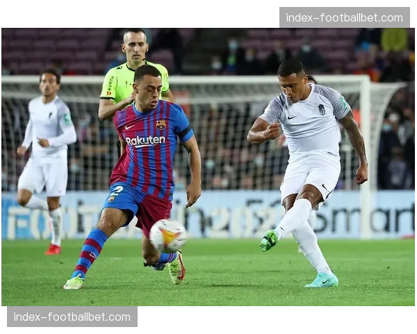 “官方:布雷斯特与38岁门将比佐特续约至2027年夏” “官方:布雷斯特与38岁门将比佐特续约至2027年夏”